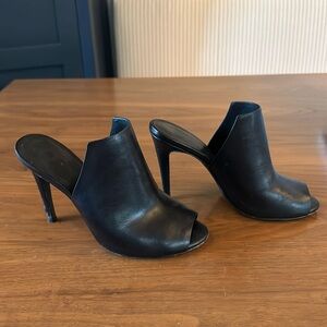 Theory slide stiletto in black leather